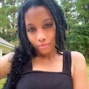 Meet your Posher, Brittaney